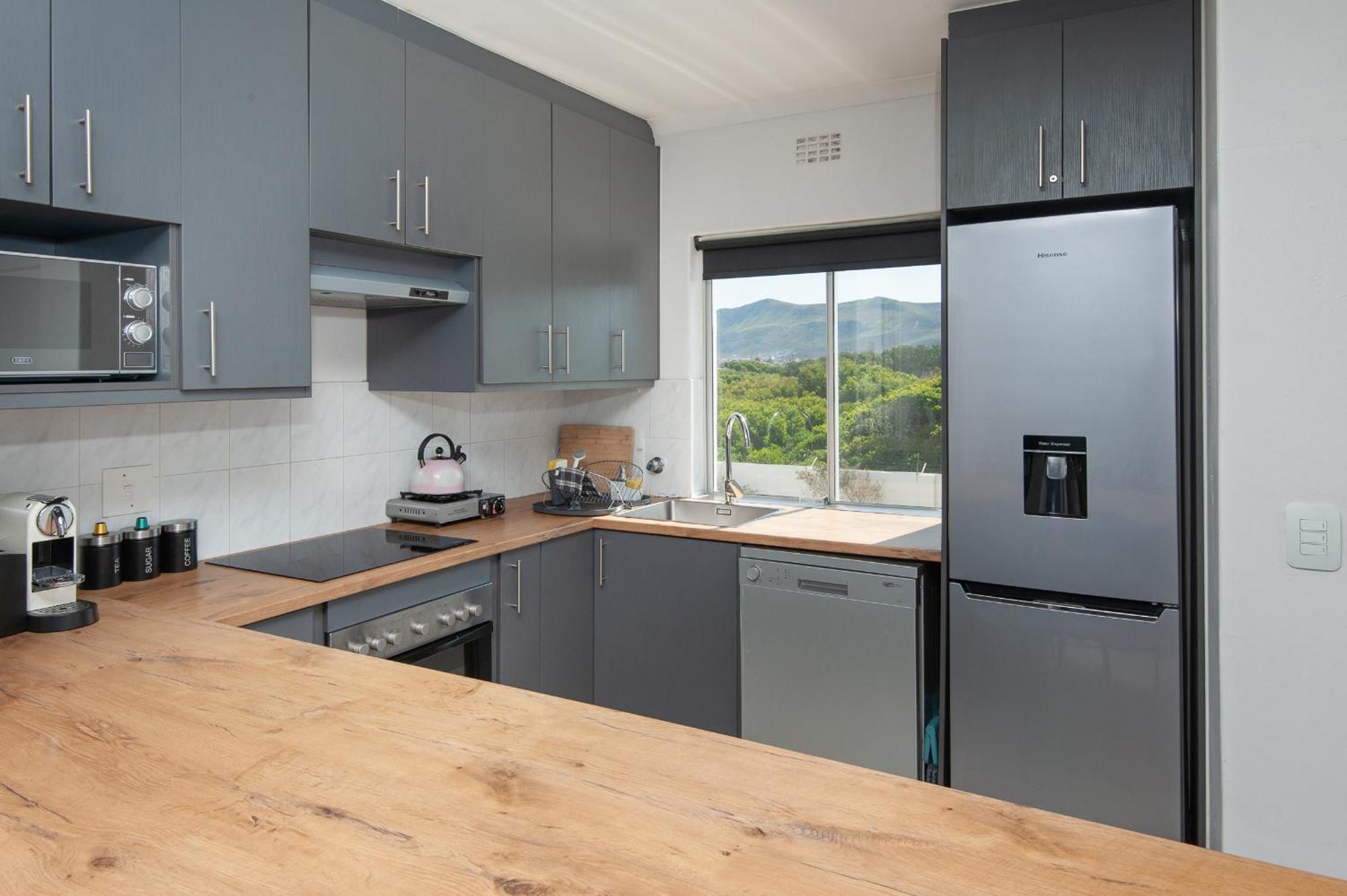 49 Whalerock Apartment Hermanus