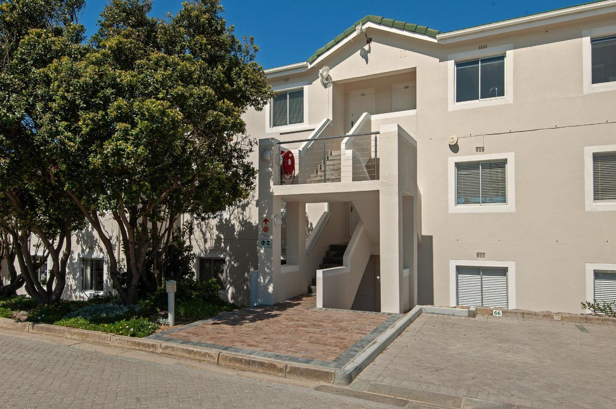 49 Whalerock Apartment Hermanus