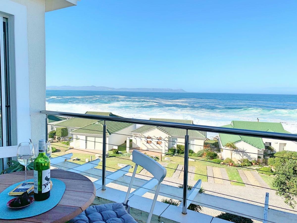 49 Whalerock * Hermanus